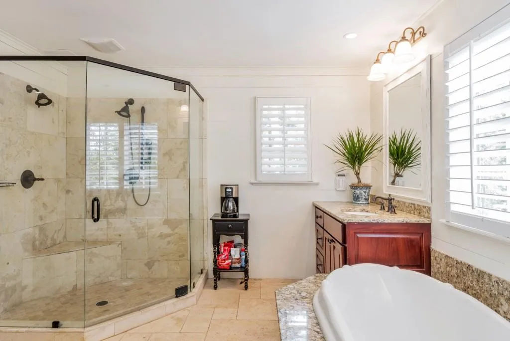 240 River North Drive, Sandy Springs, Georgia 30328, 4 Bedrooms Bedrooms, ,3 BathroomsBathrooms,Residential,Sold,240 River North Drive,5925719