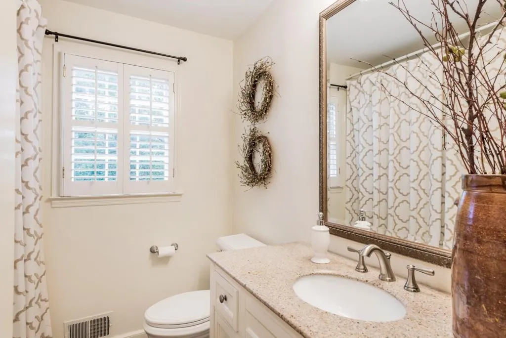 240 River North Drive, Sandy Springs, Georgia 30328, 4 Bedrooms Bedrooms, ,3 BathroomsBathrooms,Residential,Sold,240 River North Drive,5925719