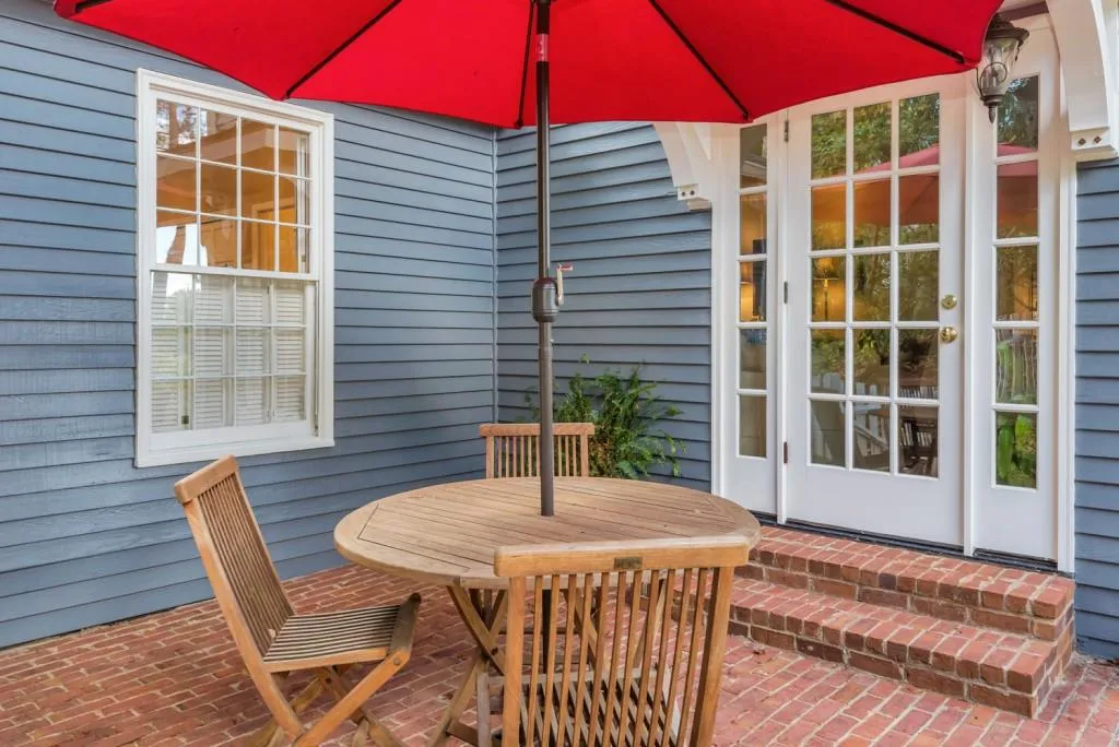 240 River North Drive, Sandy Springs, Georgia 30328, 4 Bedrooms Bedrooms, ,3 BathroomsBathrooms,Residential,Sold,240 River North Drive,5925719