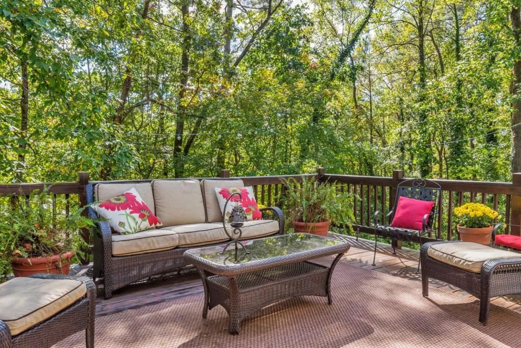 240 River North Drive, Sandy Springs, Georgia 30328, 4 Bedrooms Bedrooms, ,3 BathroomsBathrooms,Residential,Sold,240 River North Drive,5925719