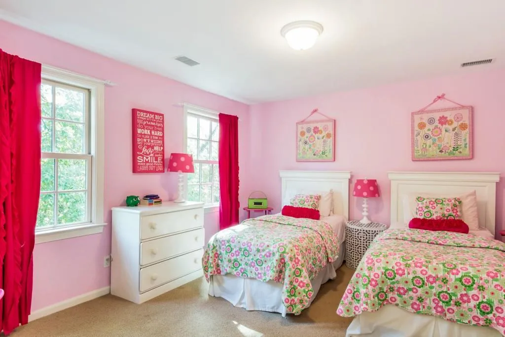 240 River North Drive, Sandy Springs, Georgia 30328, 4 Bedrooms Bedrooms, ,3 BathroomsBathrooms,Residential,Sold,240 River North Drive,5925719