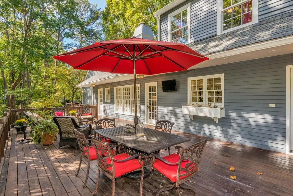 240 River North Drive, Sandy Springs, Georgia 30328, 4 Bedrooms Bedrooms, ,3 BathroomsBathrooms,Residential,Sold,240 River North Drive,5925719