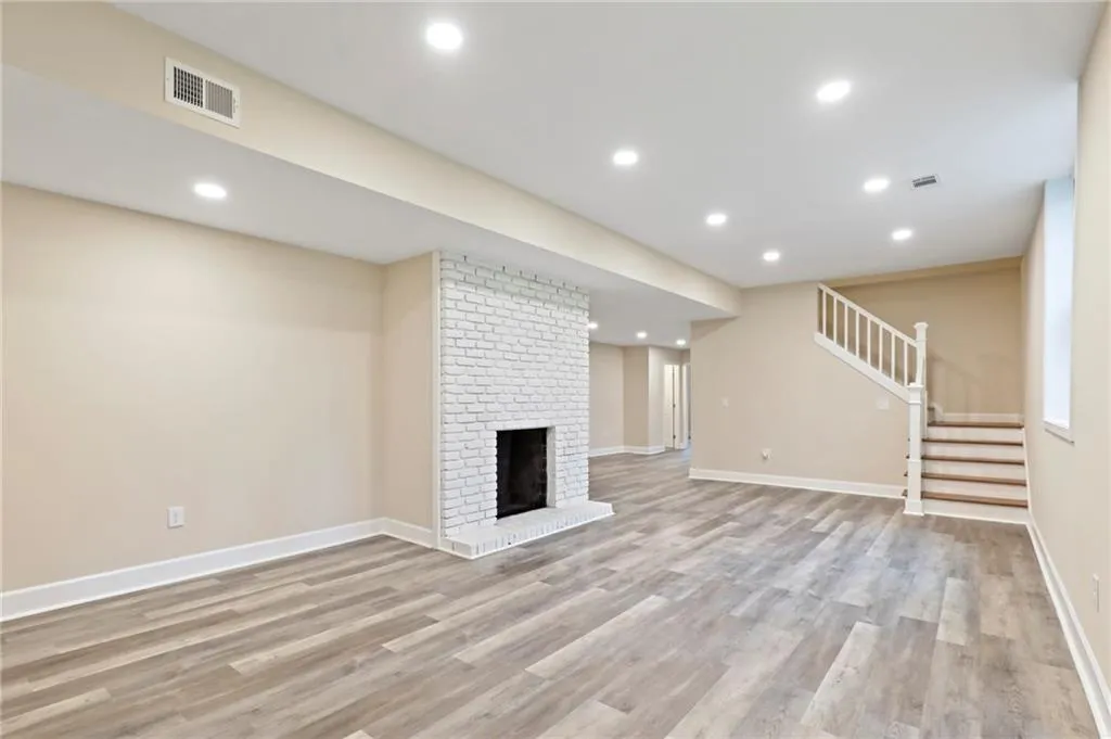 120 Finchley Court, Sandy Springs, Georgia 30328, 4 Bedrooms Bedrooms, ,3 BathroomsBathrooms,Residential,Sold,120 Finchley Court,6992160