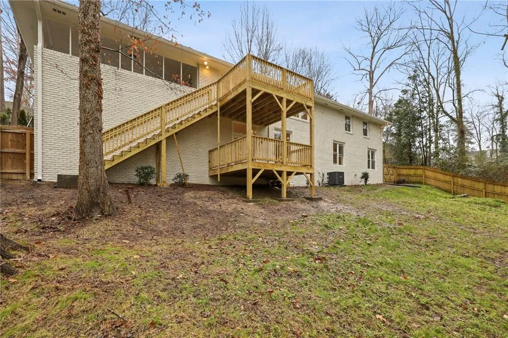 120 Finchley Court, Sandy Springs, Georgia 30328, 4 Bedrooms Bedrooms, ,3 BathroomsBathrooms,Residential,Sold,120 Finchley Court,6992160