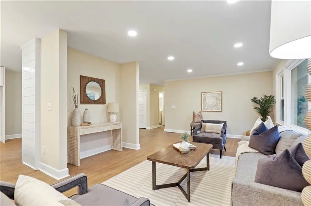 120 Finchley Court, Sandy Springs, Georgia 30328, 4 Bedrooms Bedrooms, ,3 BathroomsBathrooms,Residential,Sold,120 Finchley Court,6992160