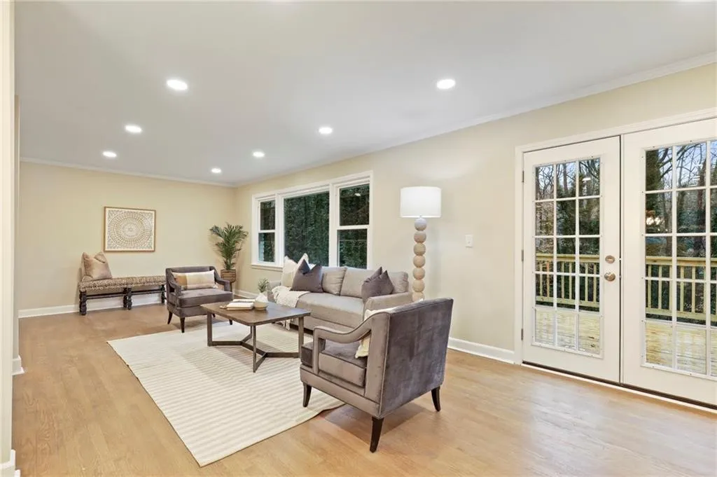 120 Finchley Court, Sandy Springs, Georgia 30328, 4 Bedrooms Bedrooms, ,3 BathroomsBathrooms,Residential,Sold,120 Finchley Court,6992160