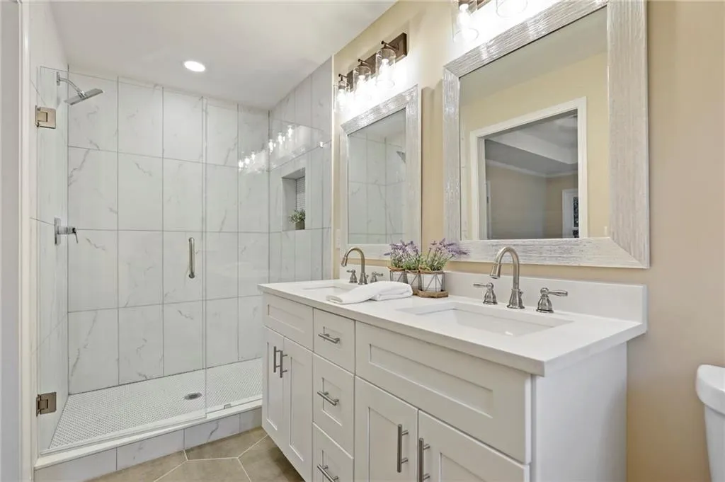 120 Finchley Court, Sandy Springs, Georgia 30328, 4 Bedrooms Bedrooms, ,3 BathroomsBathrooms,Residential,Sold,120 Finchley Court,6992160