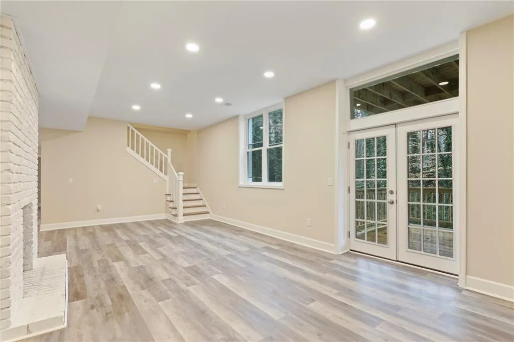 120 Finchley Court, Sandy Springs, Georgia 30328, 4 Bedrooms Bedrooms, ,3 BathroomsBathrooms,Residential,Sold,120 Finchley Court,6992160