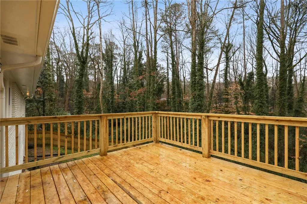 120 Finchley Court, Sandy Springs, Georgia 30328, 4 Bedrooms Bedrooms, ,3 BathroomsBathrooms,Residential,Sold,120 Finchley Court,6992160