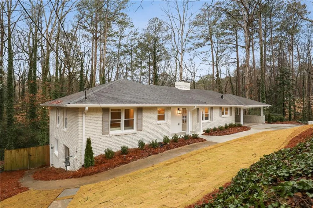 120 Finchley Court, Sandy Springs, Georgia 30328, 4 Bedrooms Bedrooms, ,3 BathroomsBathrooms,Residential,Sold,120 Finchley Court,6992160