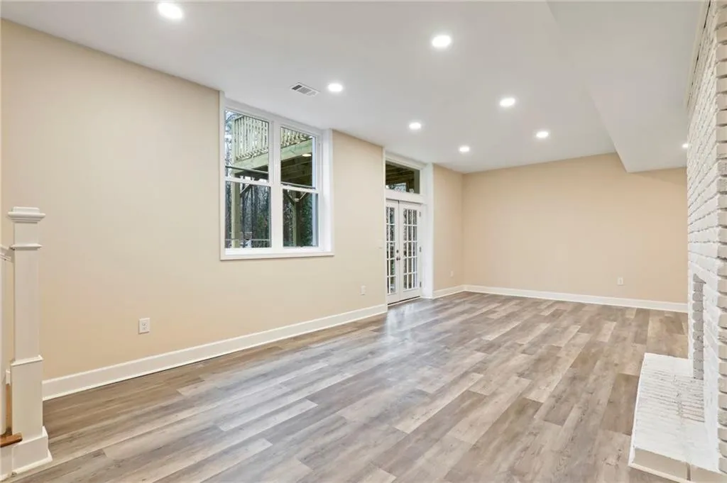 120 Finchley Court, Sandy Springs, Georgia 30328, 4 Bedrooms Bedrooms, ,3 BathroomsBathrooms,Residential,Sold,120 Finchley Court,6992160
