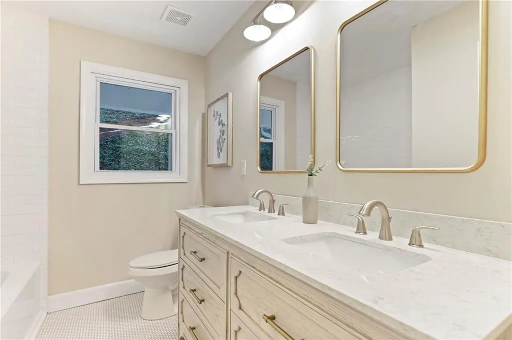 120 Finchley Court, Sandy Springs, Georgia 30328, 4 Bedrooms Bedrooms, ,3 BathroomsBathrooms,Residential,Sold,120 Finchley Court,6992160
