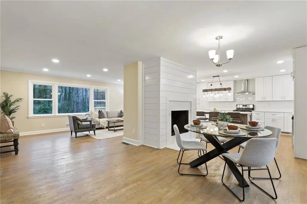 120 Finchley Court, Sandy Springs, Georgia 30328, 4 Bedrooms Bedrooms, ,3 BathroomsBathrooms,Residential,Sold,120 Finchley Court,6992160