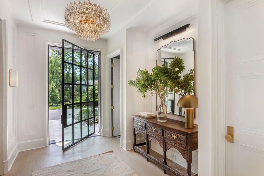 365 King Road Nw, Atlanta, Georgia 30342, 6 Bedrooms Bedrooms, 0 ,7 BathroomsBathrooms,Residential,For Sale,365 King Road Nw,7849277