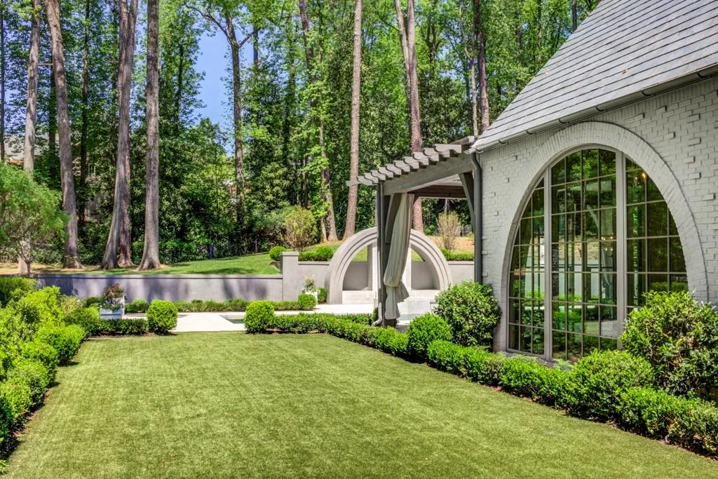 Yard off den/sitting room