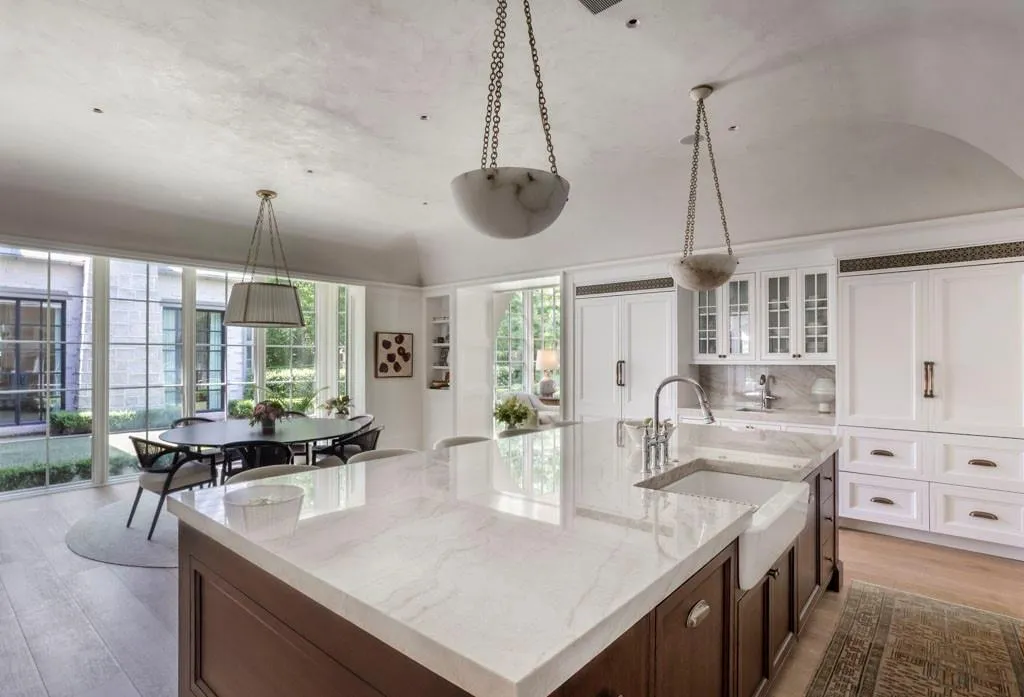 365 King Road Nw, Atlanta, Georgia 30342, 6 Bedrooms Bedrooms, 0 ,7 BathroomsBathrooms,Residential,For Sale,365 King Road Nw,7849277
