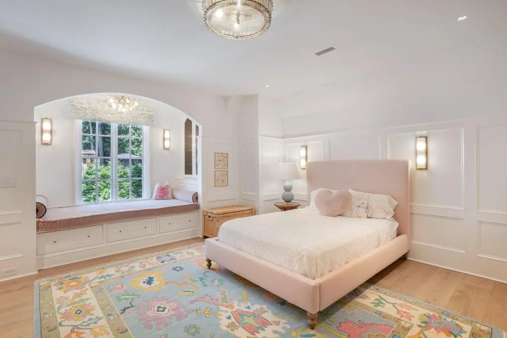 365 King Road Nw, Atlanta, Georgia 30342, 6 Bedrooms Bedrooms, 0 ,7 BathroomsBathrooms,Residential,For Sale,365 King Road Nw,7849277