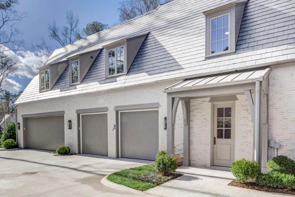 365 King Road Nw, Atlanta, Georgia 30342, 6 Bedrooms Bedrooms, 0 ,7 BathroomsBathrooms,Residential,For Sale,365 King Road Nw,7849277