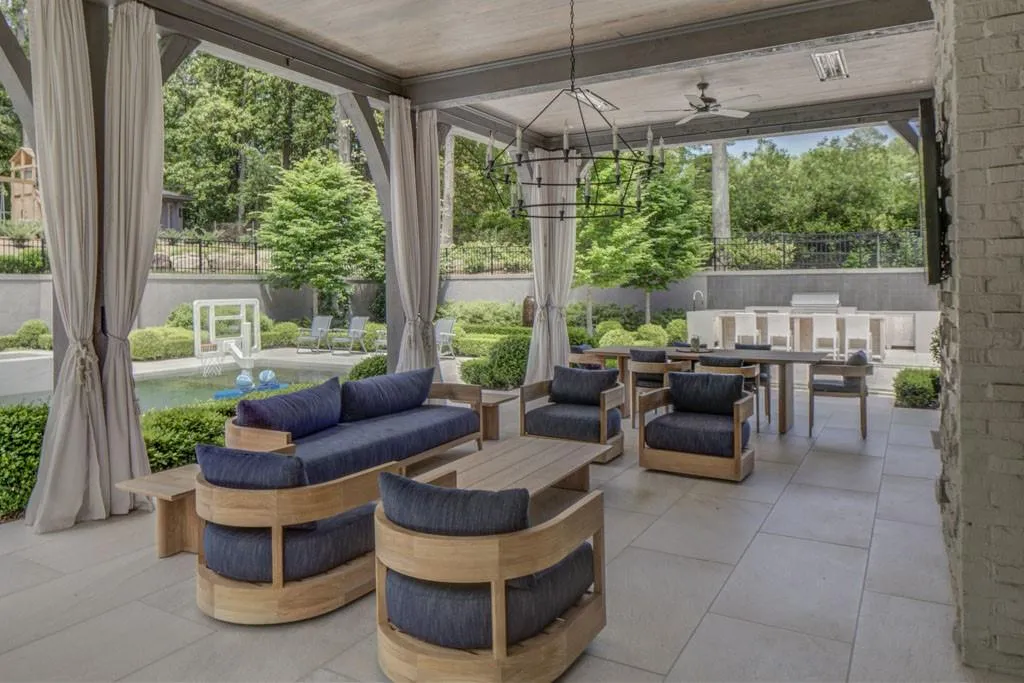 365 King Road Nw, Atlanta, Georgia 30342, 6 Bedrooms Bedrooms, 0 ,7 BathroomsBathrooms,Residential,For Sale,365 King Road Nw,7849277