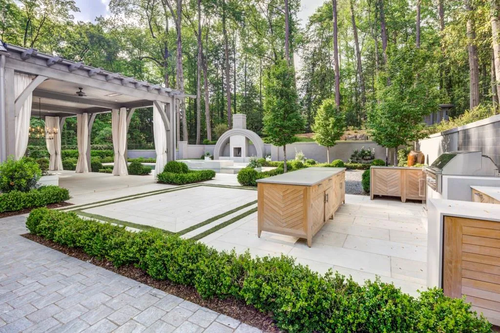 365 King Road Nw, Atlanta, Georgia 30342, 6 Bedrooms Bedrooms, 0 ,7 BathroomsBathrooms,Residential,For Sale,365 King Road Nw,7849277
