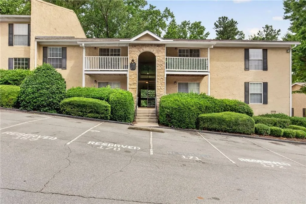 3140 Seven Pines Court Unit 106, Atlanta, Georgia 30339, 2 Bedrooms Bedrooms, 0 ,2 BathroomsBathrooms,Residential,Sold,3140 Seven Pines Court Unit 106,7775338