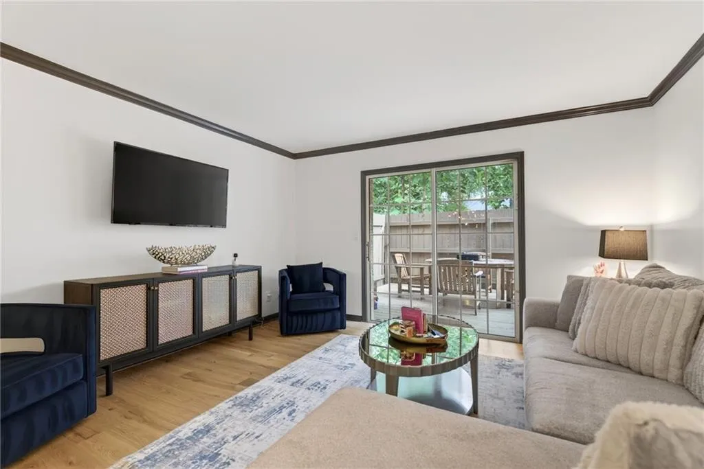 3140 Seven Pines Court Unit 106, Atlanta, Georgia 30339, 2 Bedrooms Bedrooms, 0 ,2 BathroomsBathrooms,Residential,Sold,3140 Seven Pines Court Unit 106,7775338