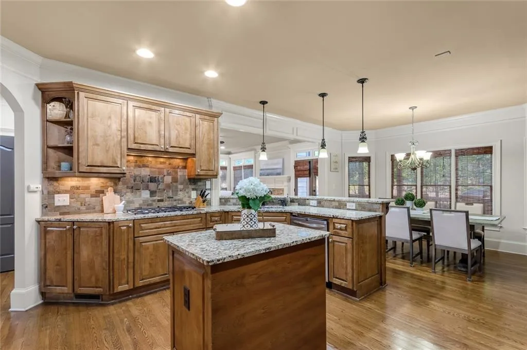 7987 Magnolia Square, Sandy Springs, Georgia 30350, 4 Bedrooms Bedrooms, ,3 BathroomsBathrooms,Residential,Sold,7987 Magnolia Square,6798346
