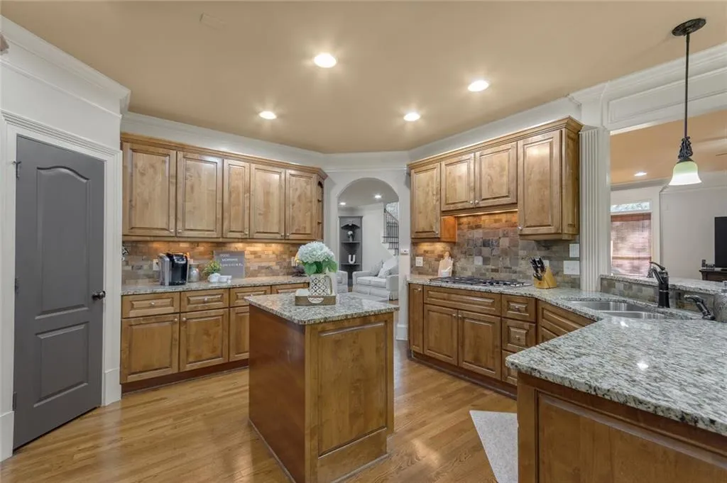 7987 Magnolia Square, Sandy Springs, Georgia 30350, 4 Bedrooms Bedrooms, ,3 BathroomsBathrooms,Residential,Sold,7987 Magnolia Square,6798346