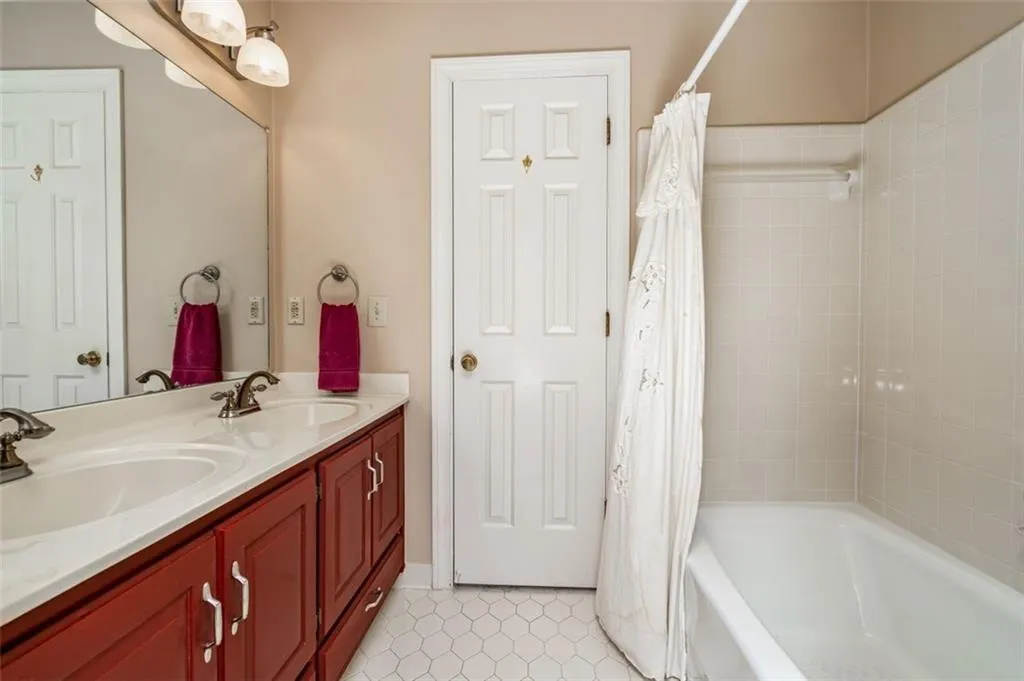 230 Quiet Water Lane, Sandy Springs, Georgia 30350, 5 Bedrooms Bedrooms, ,5 BathroomsBathrooms,Residential,Sold,230 Quiet Water Lane,7007949