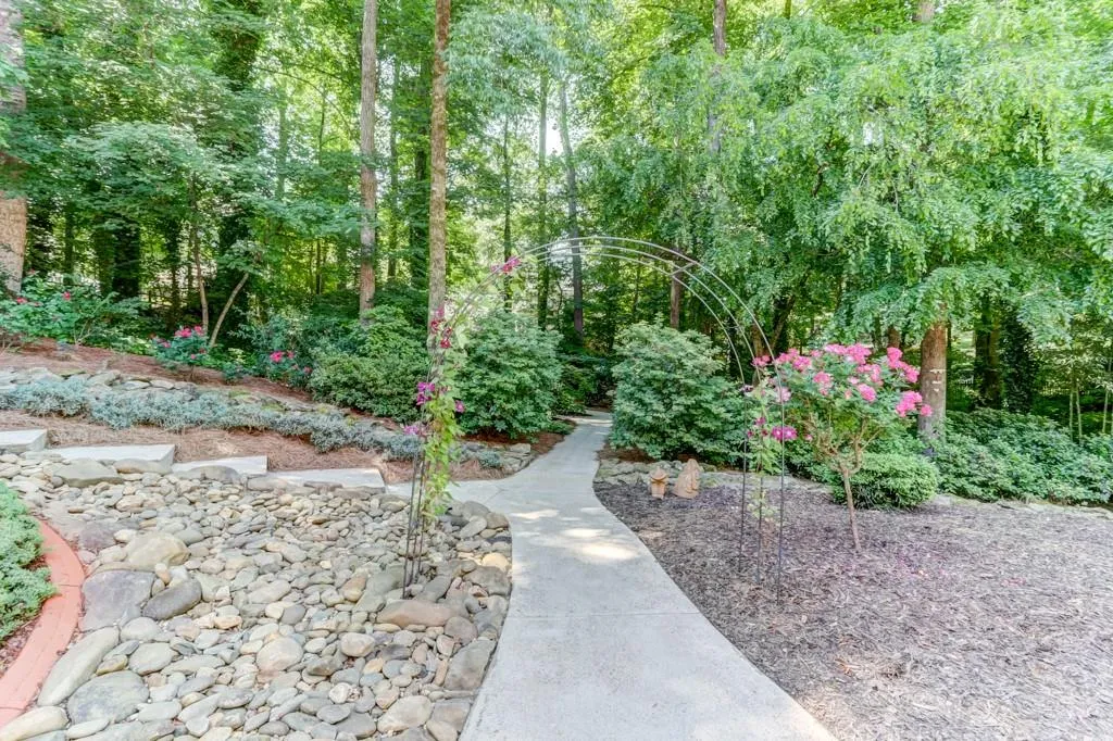400 Trowgate Lane, Sandy Springs, Georgia 30350, 4 Bedrooms Bedrooms, ,4 BathroomsBathrooms,Residential,Sold,400 Trowgate Lane,6554560
