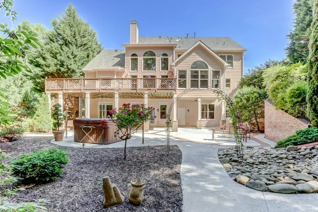 400 Trowgate Lane, Sandy Springs, Georgia 30350, 4 Bedrooms Bedrooms, ,4 BathroomsBathrooms,Residential,Sold,400 Trowgate Lane,6554560