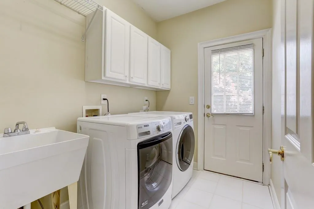 400 Trowgate Lane, Sandy Springs, Georgia 30350, 4 Bedrooms Bedrooms, ,4 BathroomsBathrooms,Residential,Sold,400 Trowgate Lane,6554560