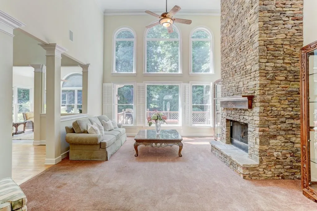 400 Trowgate Lane, Sandy Springs, Georgia 30350, 4 Bedrooms Bedrooms, ,4 BathroomsBathrooms,Residential,Sold,400 Trowgate Lane,6554560