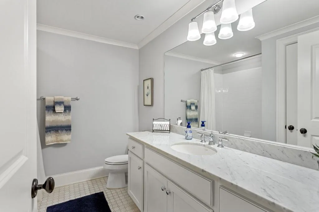 611 Timm Valley Road Ne Unit 2, Atlanta, Georgia 30305, 3 Bedrooms Bedrooms, ,3 BathroomsBathrooms,Residential,For Sale,611 Timm Valley Road Ne Unit 2,7568902