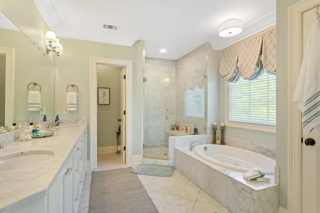 611 Timm Valley Road Ne Unit 2, Atlanta, Georgia 30305, 3 Bedrooms Bedrooms, ,3 BathroomsBathrooms,Residential,For Sale,611 Timm Valley Road Ne Unit 2,7568902