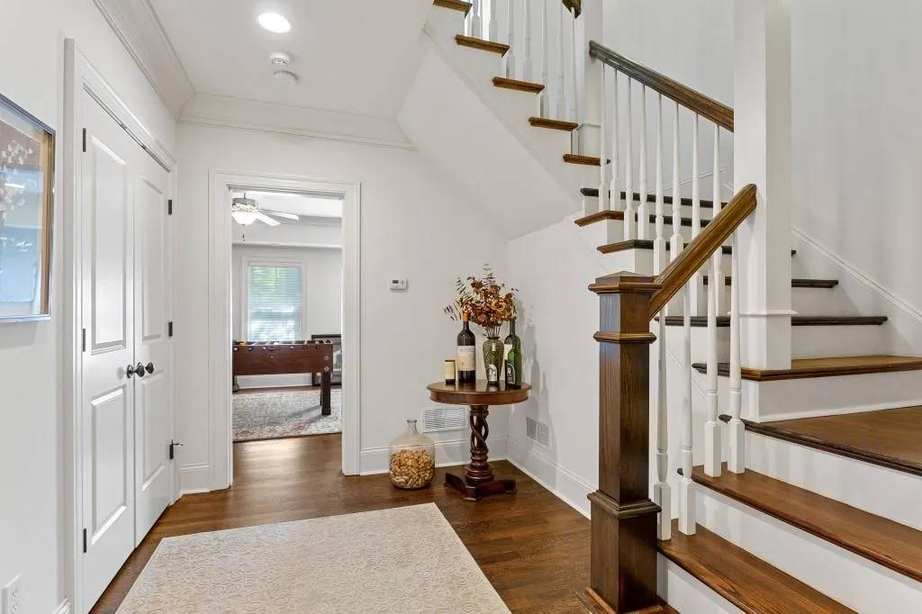 611 Timm Valley Road Ne Unit 2, Atlanta, Georgia 30305, 3 Bedrooms Bedrooms, ,3 BathroomsBathrooms,Residential,For Sale,611 Timm Valley Road Ne Unit 2,7568902
