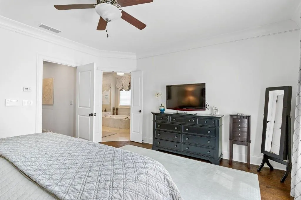 611 Timm Valley Road Ne Unit 2, Atlanta, Georgia 30305, 3 Bedrooms Bedrooms, ,3 BathroomsBathrooms,Residential,For Sale,611 Timm Valley Road Ne Unit 2,7568902