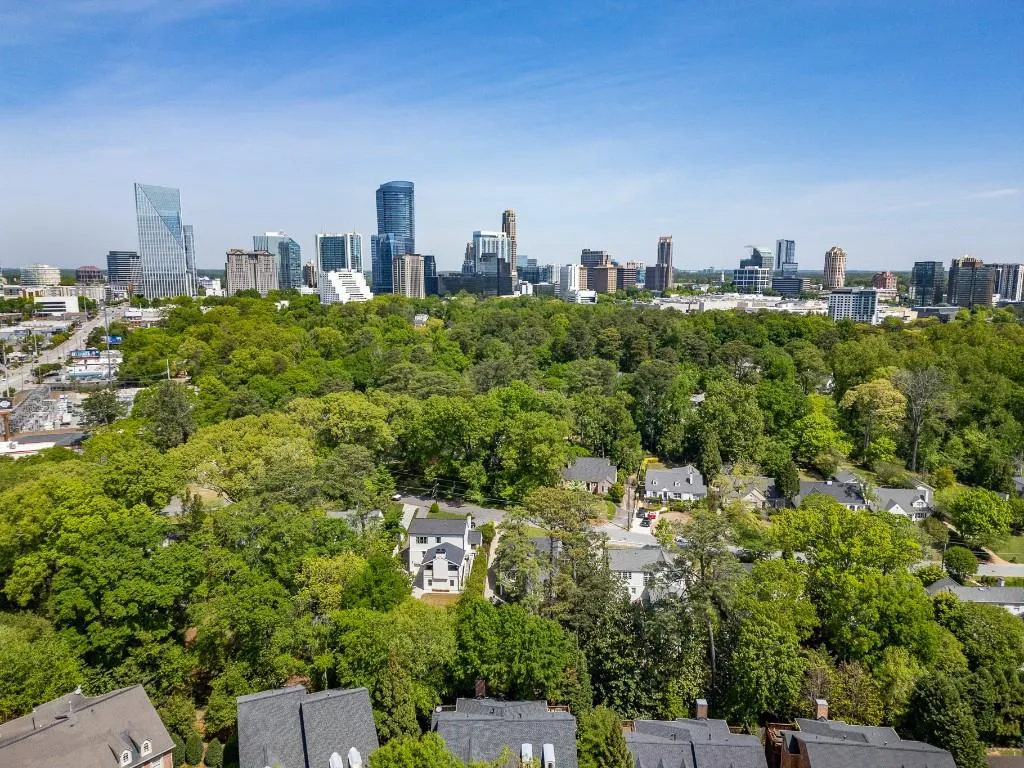 611 Timm Valley Road Ne Unit 2, Atlanta, Georgia 30305, 3 Bedrooms Bedrooms, ,3 BathroomsBathrooms,Residential,For Sale,611 Timm Valley Road Ne Unit 2,7568902
