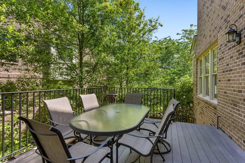 611 Timm Valley Road Ne Unit 2, Atlanta, Georgia 30305, 3 Bedrooms Bedrooms, ,3 BathroomsBathrooms,Residential,For Sale,611 Timm Valley Road Ne Unit 2,7568902