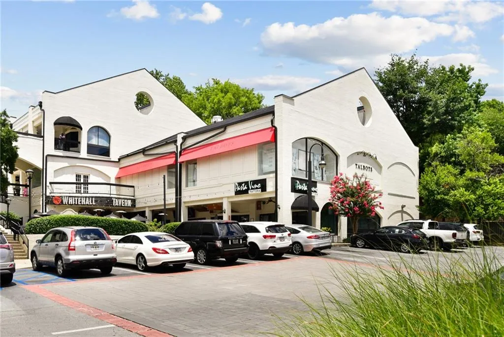 2626 Peachtree Road Nw Unit 1104, Atlanta, Georgia 30305, 2 Bedrooms Bedrooms, 0 ,2 BathroomsBathrooms,Residential,For Sale,2626 Peachtree Road Nw Unit 1104,7816196