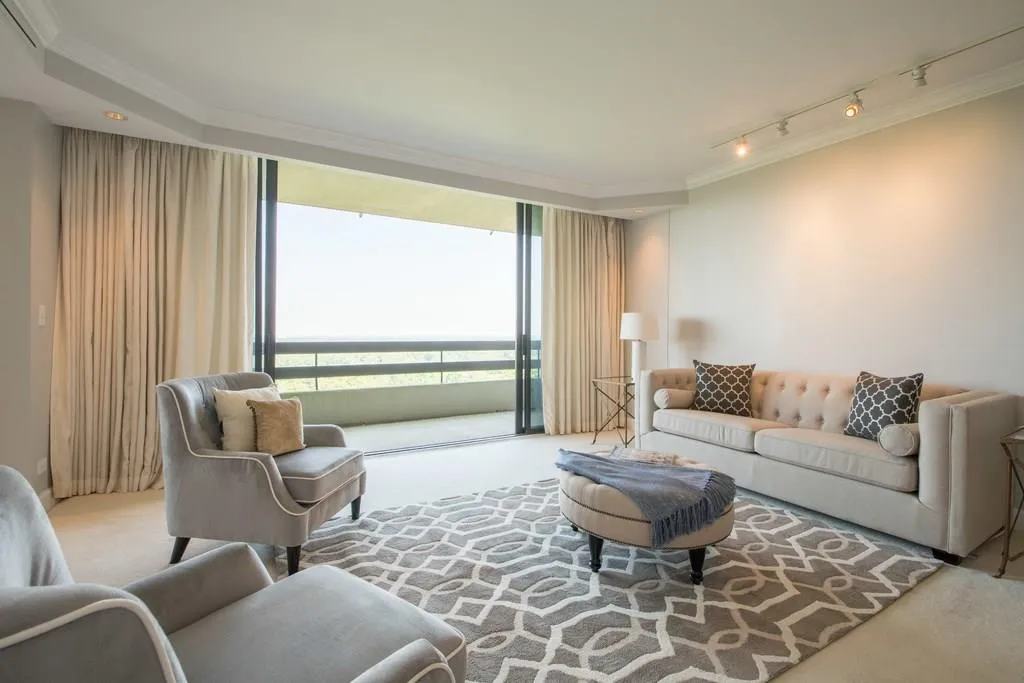2660 Peachtree Road Nw Unit 25c, Atlanta, Georgia 30305, 2 Bedrooms Bedrooms, ,2 BathroomsBathrooms,Residential,Sold,2660 Peachtree Road Nw Unit 25c,6013243