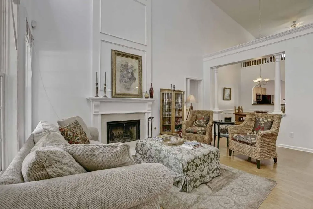 2531 Longcourt Circle Se, Atlanta, Georgia 30339, 3 Bedrooms Bedrooms, ,2 BathroomsBathrooms,Residential,Sold,2531 Longcourt Circle Se,5865479