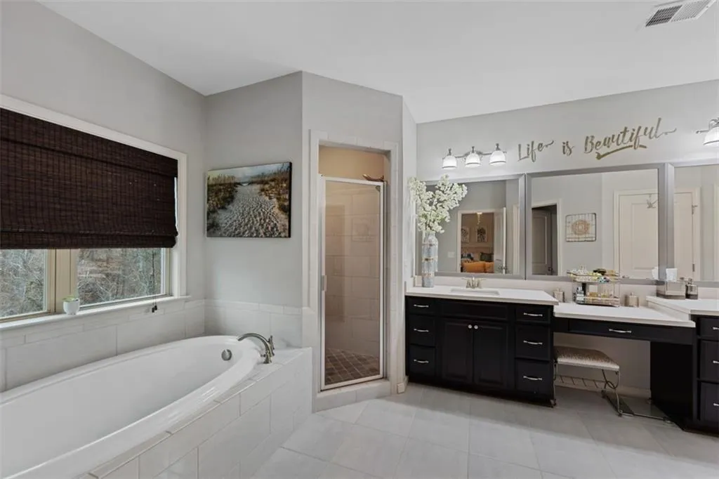 1010 Bergeron Place, Sandy Springs, Georgia 30328, 3 Bedrooms Bedrooms, ,3 BathroomsBathrooms,Residential,Sold,1010 Bergeron Place,7171935