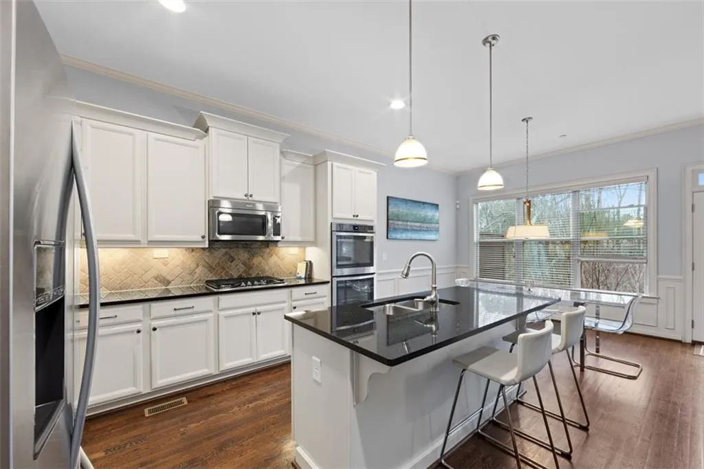 1010 Bergeron Place, Sandy Springs, Georgia 30328, 3 Bedrooms Bedrooms, ,3 BathroomsBathrooms,Residential,Sold,1010 Bergeron Place,7171935