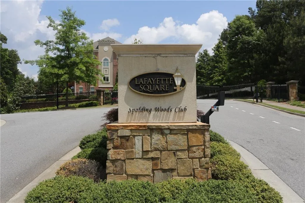 1010 Bergeron Place, Sandy Springs, Georgia 30328, 3 Bedrooms Bedrooms, ,3 BathroomsBathrooms,Residential,Sold,1010 Bergeron Place,7171935