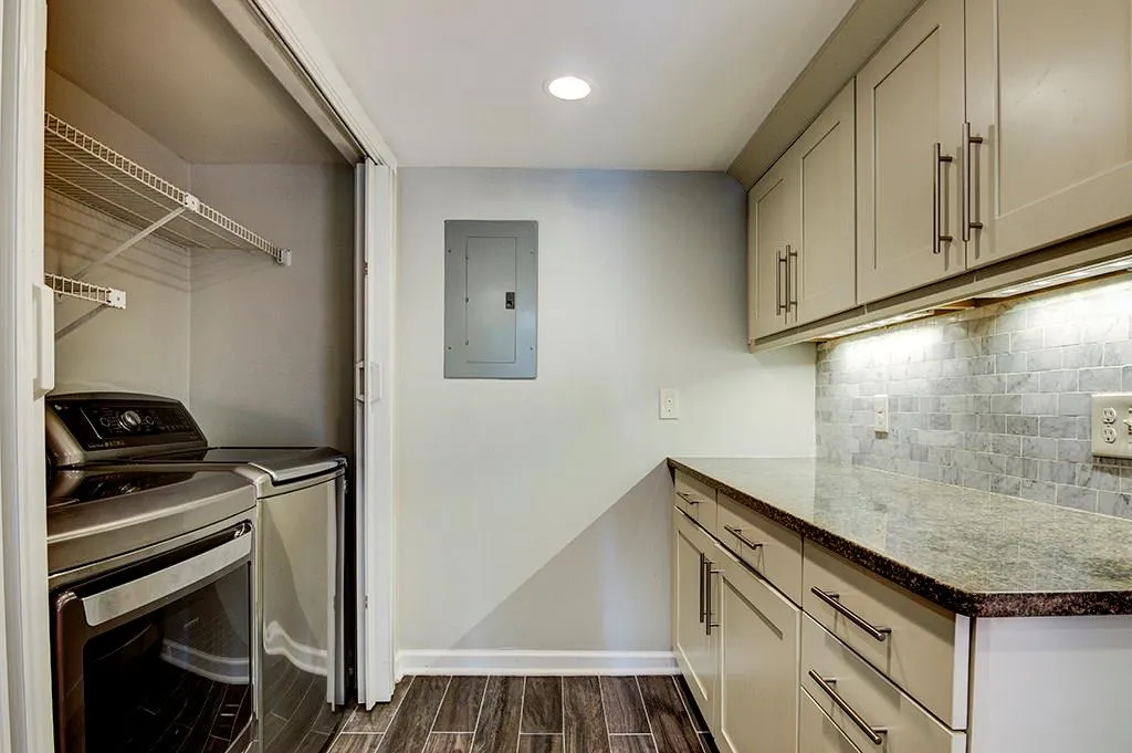 108 Adrian Place Unit -, Atlanta, Georgia 30327, 2 Bedrooms Bedrooms, ,2 BathroomsBathrooms,Residential,Sold,108 Adrian Place Unit -,5925157