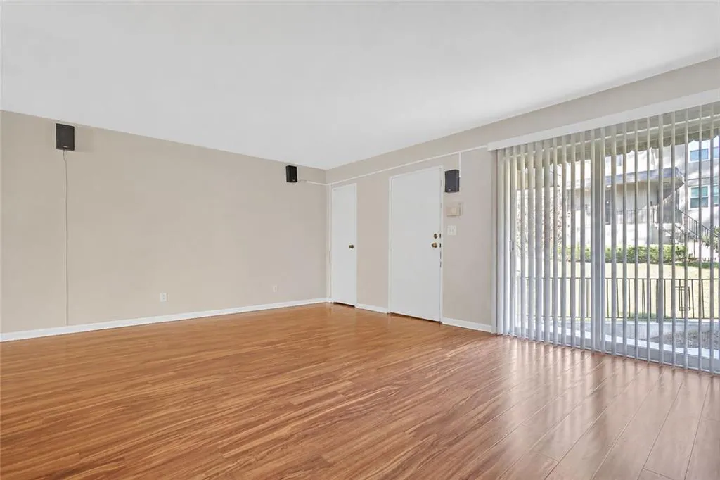 276 Lakemoore Drive Ne Unit E, Atlanta, Georgia 30342, 2 Bedrooms Bedrooms, 0 ,1 BathroomBathrooms,Residential,For Sale,276 Lakemoore Drive Ne Unit E,7817319