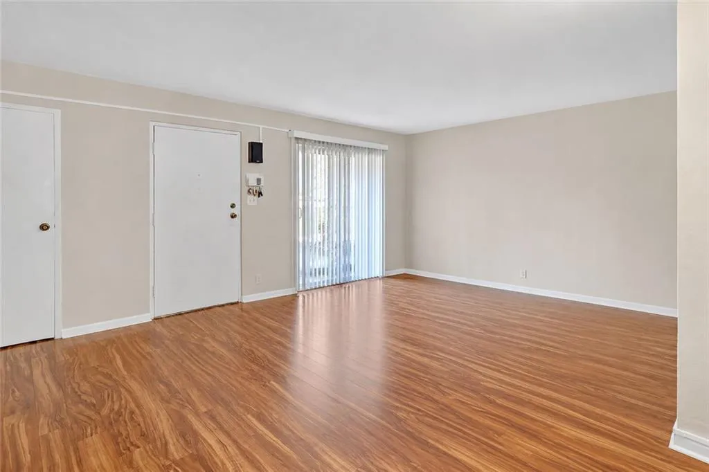 276 Lakemoore Drive Ne Unit E, Atlanta, Georgia 30342, 2 Bedrooms Bedrooms, 0 ,1 BathroomBathrooms,Residential,For Sale,276 Lakemoore Drive Ne Unit E,7817319