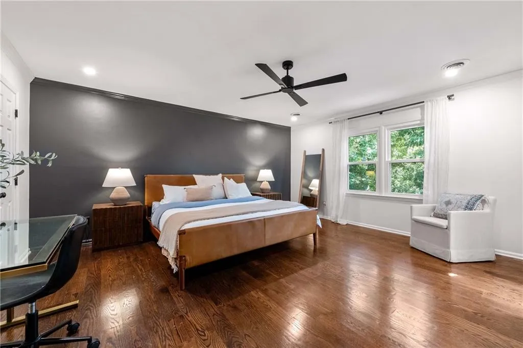 Large Bedroom 3