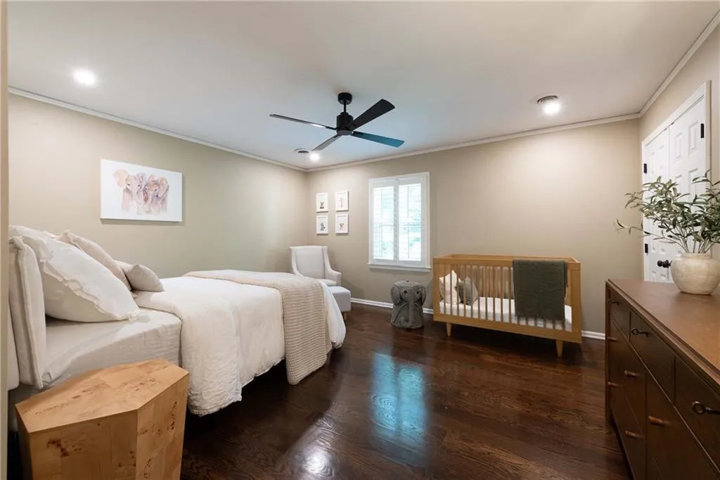 Large Bedroom 2
